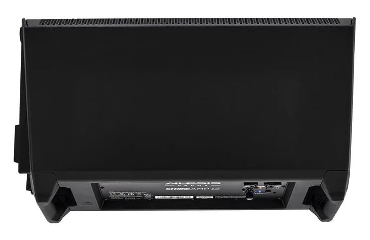 Alesis Strike Amp 12 MK2, vue de trois quarts, photo 4