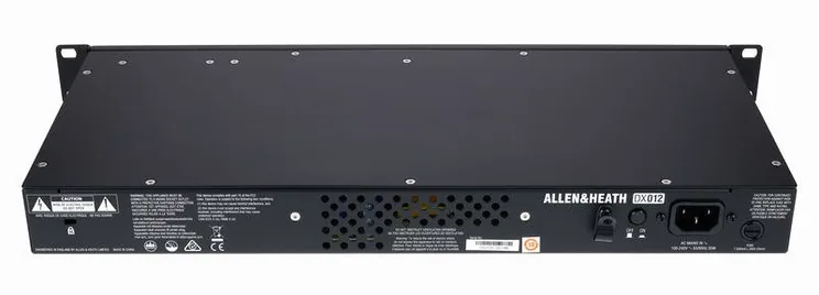 Allen & Heath DX012, vue de trois quarts, photo 4