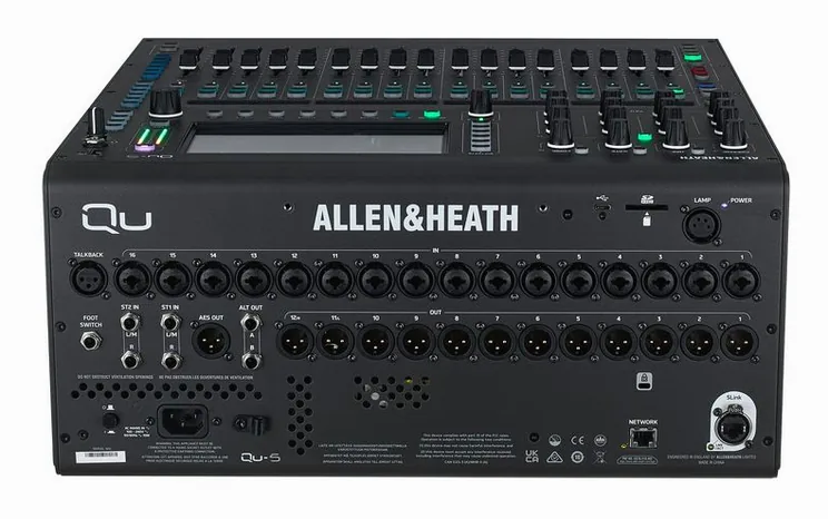 Allen & Heath QU-5, vue de trois quarts, photo 4