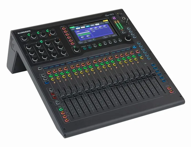 Allen & Heath QU-5D, vue de trois quarts, photo 3