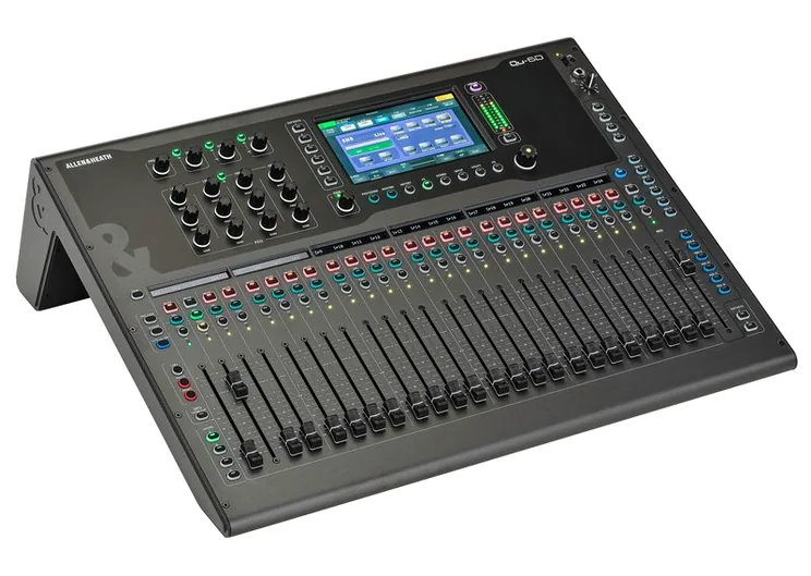 Allen & Heath QU-6D, vue de profil, photo 3