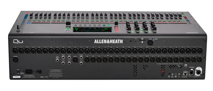 Allen & Heath QU-7D, vue de trois quarts, photo 4