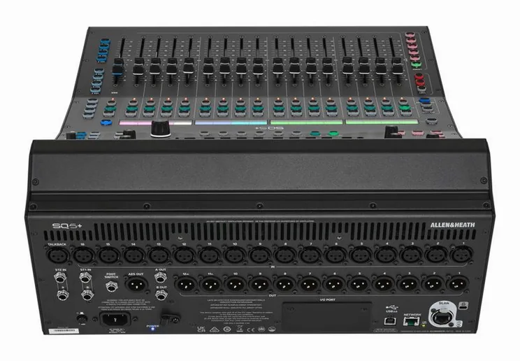 Allen & Heath SQ5+, vue de trois quarts, photo 4