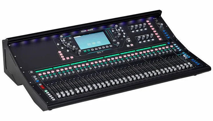 Allen & Heath SQ7, vue de profil, photo 3