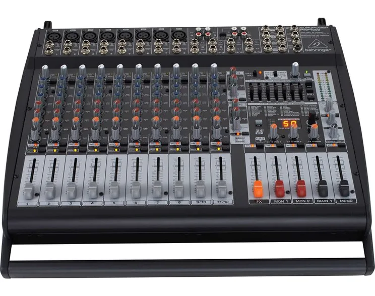 Behringer PMP 4000, vue de profil, photo 2