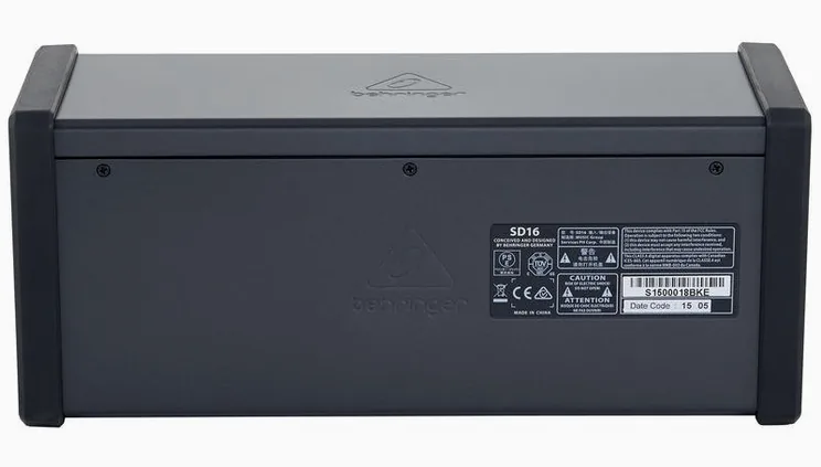 Behringer SD16, vue de trois quarts, photo 4
