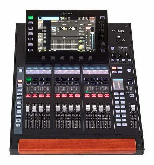 Behringer WING Compact, face arrière et connectique, photo 2