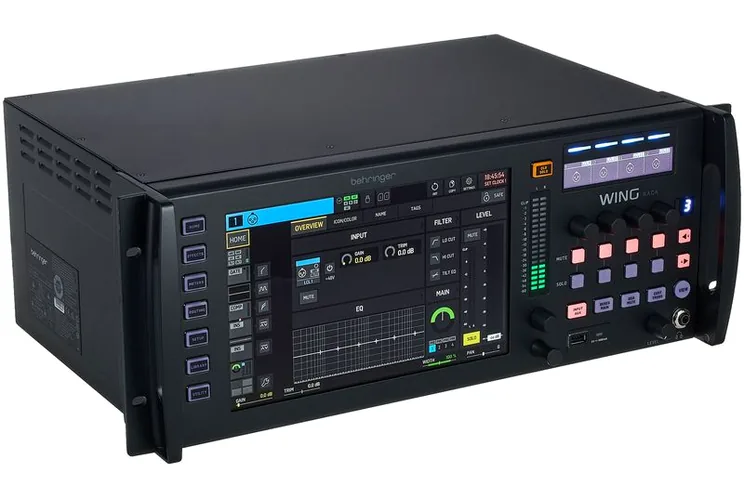 Behringer WING Rack, vue de trois quarts, photo 3
