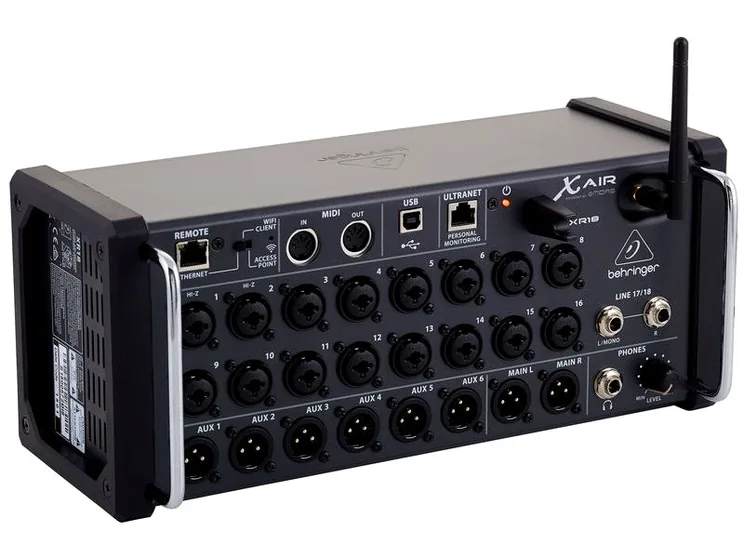 Behringer X Air XR18, vue de trois quarts, photo 3