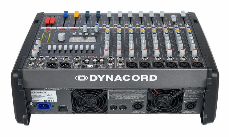 Dynacord Powermate 600-3, vue de trois quarts, photo 4