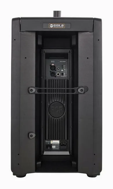 RCF EVOX J8, vue de trois quarts, photo 3
