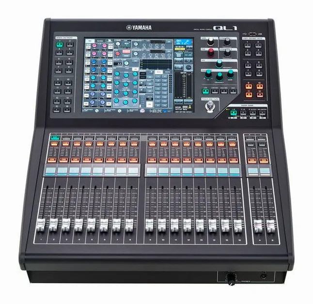 Yamaha QL1, vue de profil, photo 2