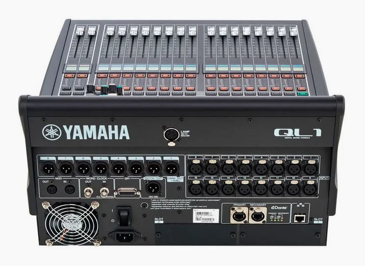Yamaha QL1, vue de profil, photo 4