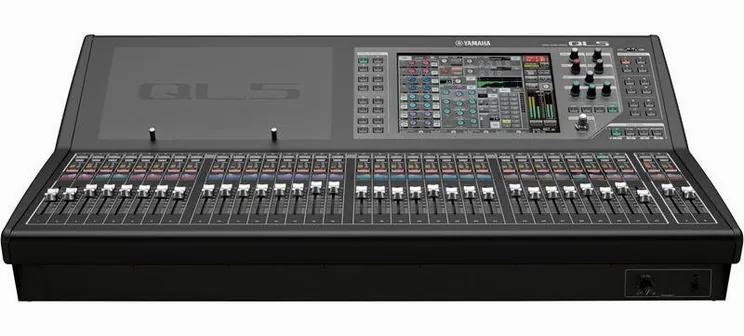 Yamaha QL5, vue de dessus, photo 3